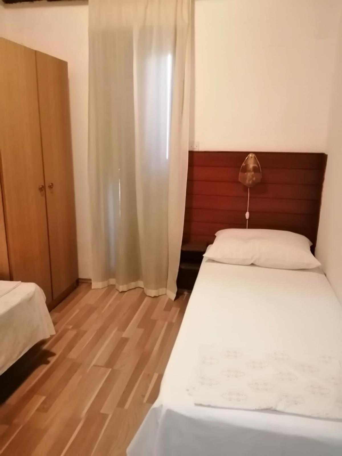 Apartmani Vuksanovic Pag Town Zimmer foto